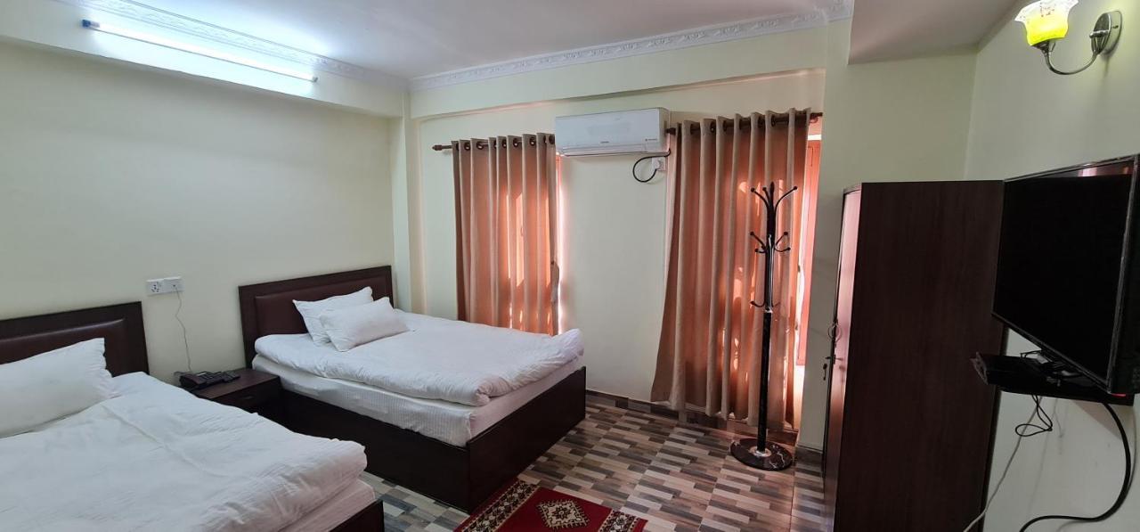 Pashupati View Hotel Kathmandu Bagian luar foto